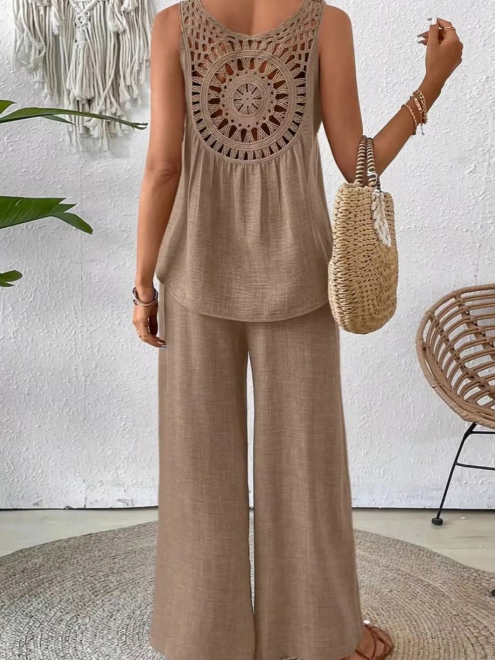 Solid color back hollow lace set