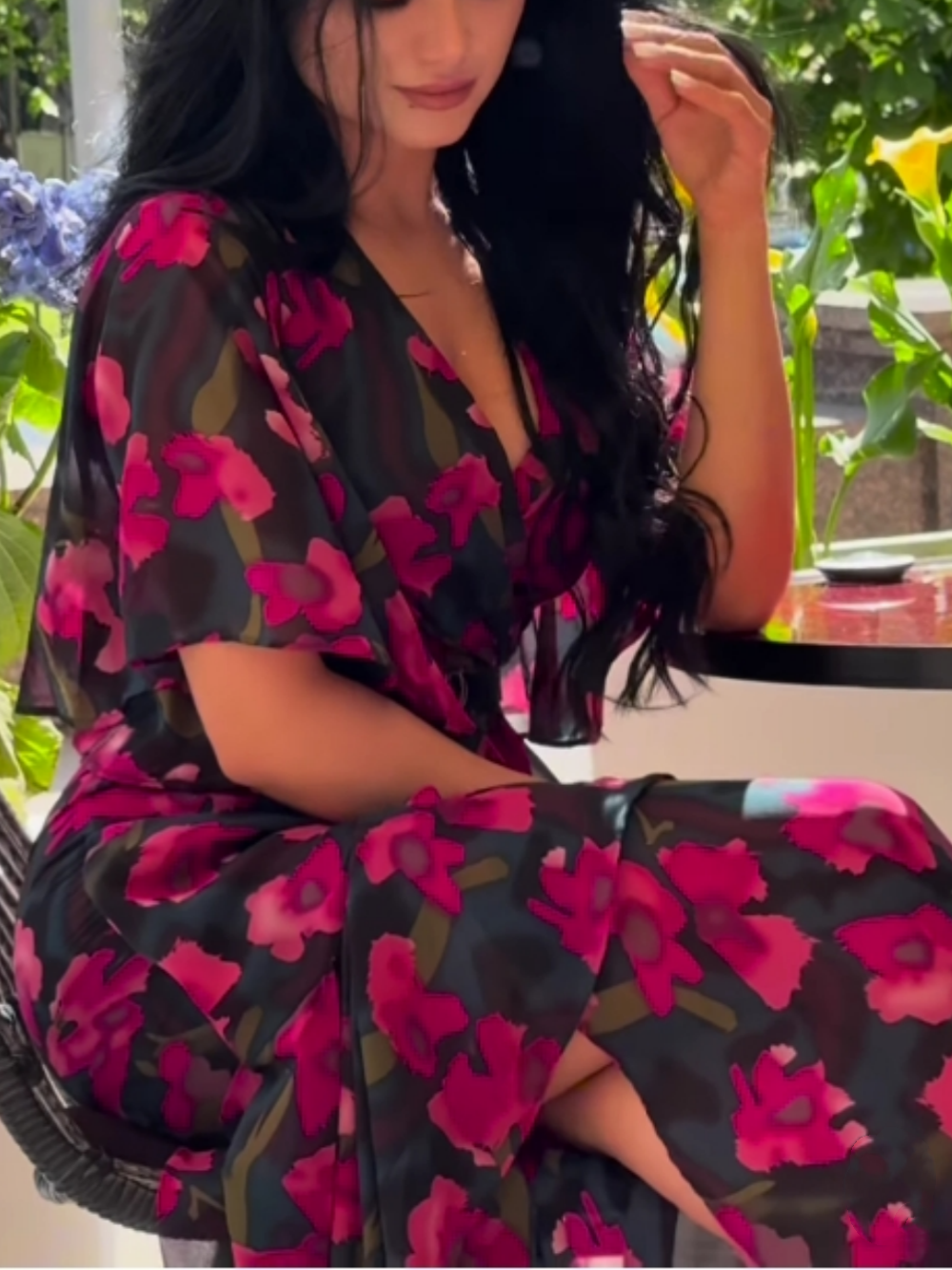 Leontina – Retro Trumpet Sleeve Print Dress