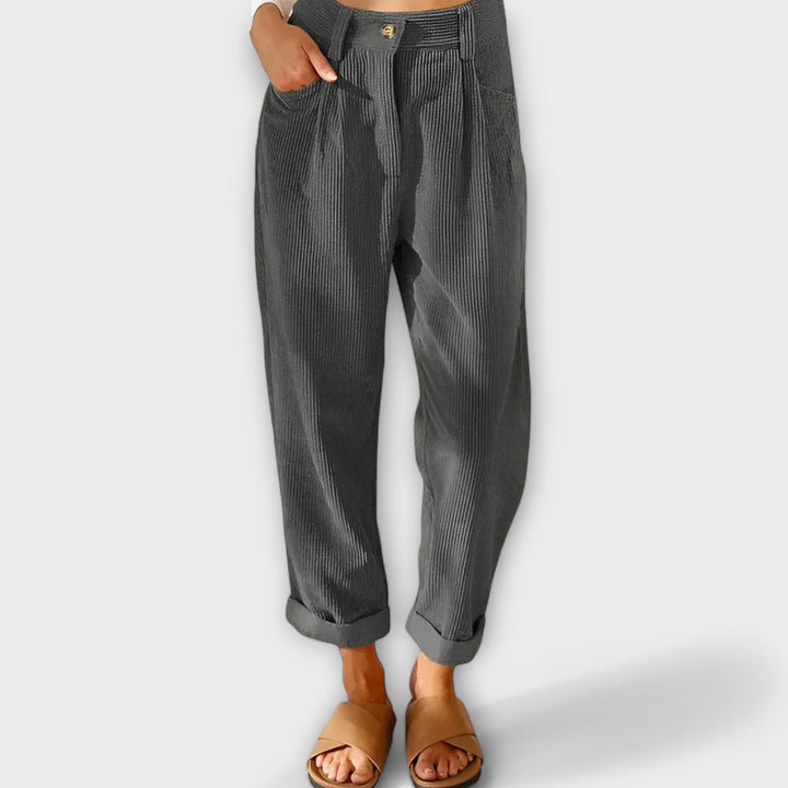 Jessa – Soft Velvet Trousers with an Easy Fit