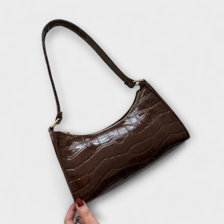 Lara. - Shiny Leather Bag