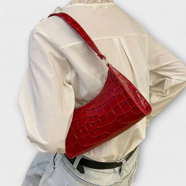 Lara. - Shiny Leather Bag