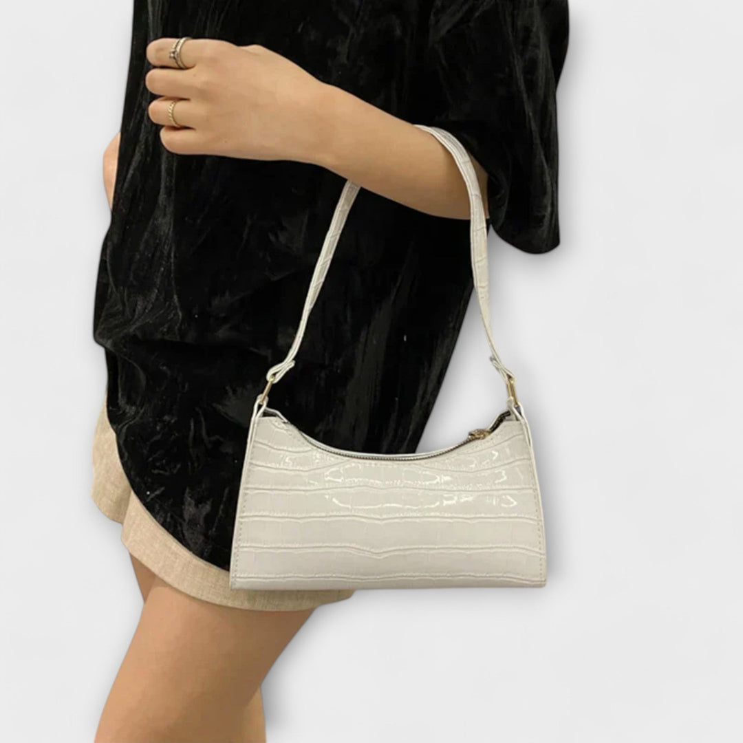 Lara. - Shiny Leather Bag