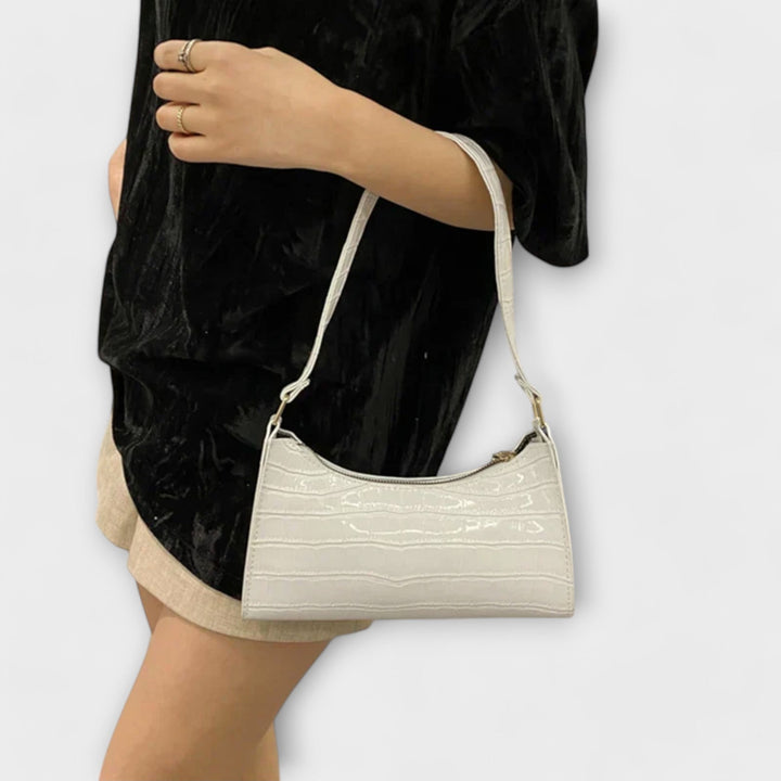 Lara. - Shiny Leather Bag