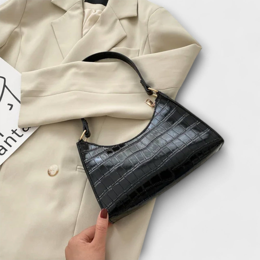 Lara. - Shiny Leather Bag