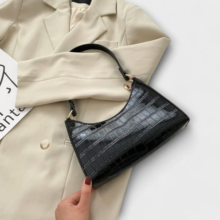 Lara. - Shiny Leather Bag
