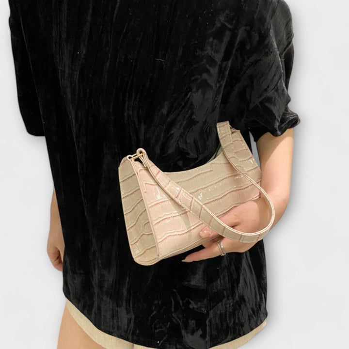 Lara. - Shiny Leather Bag