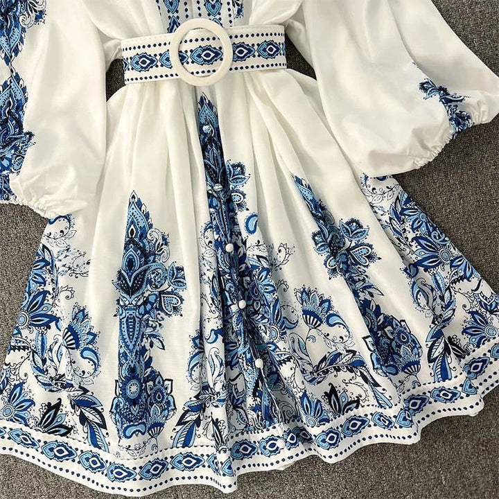 Cyarisse – Fitted Embroidered Mini Dress