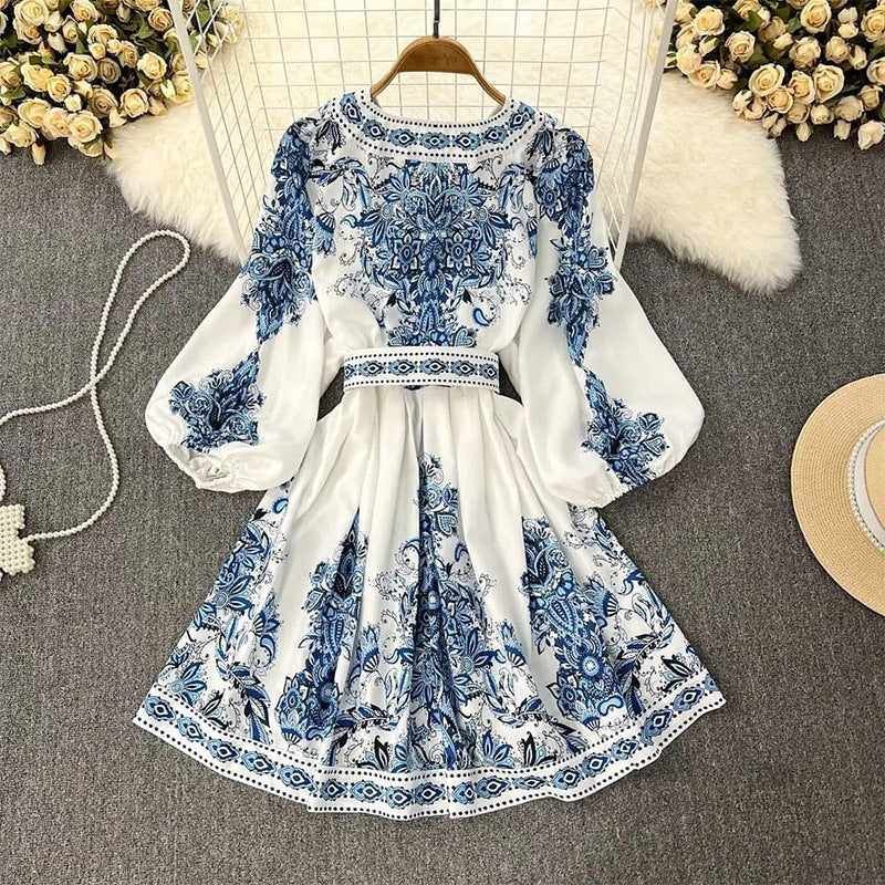 Cyarisse – Fitted Embroidered Mini Dress