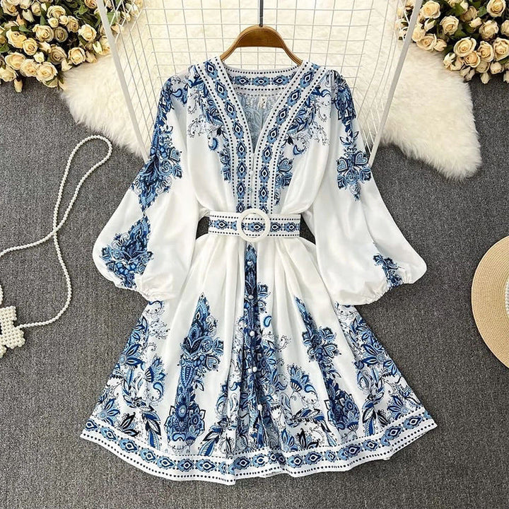 Cyarisse – Fitted Embroidered Mini Dress