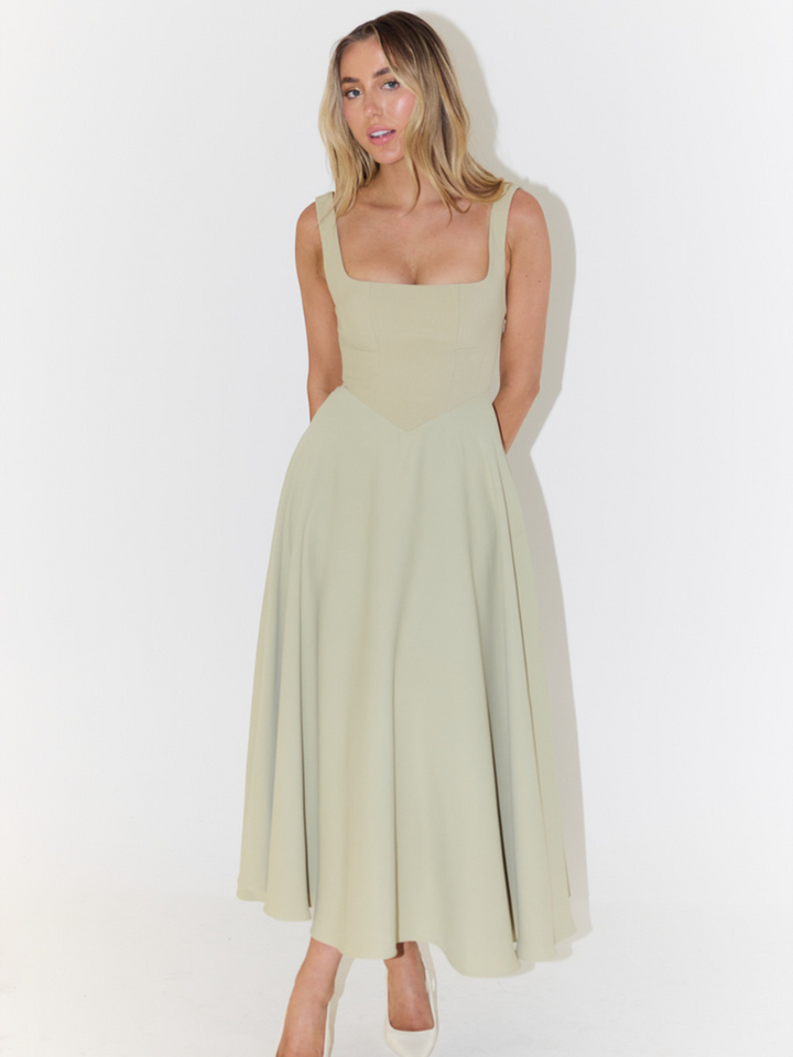Luretta – Modern Sleeveless Midi Dress