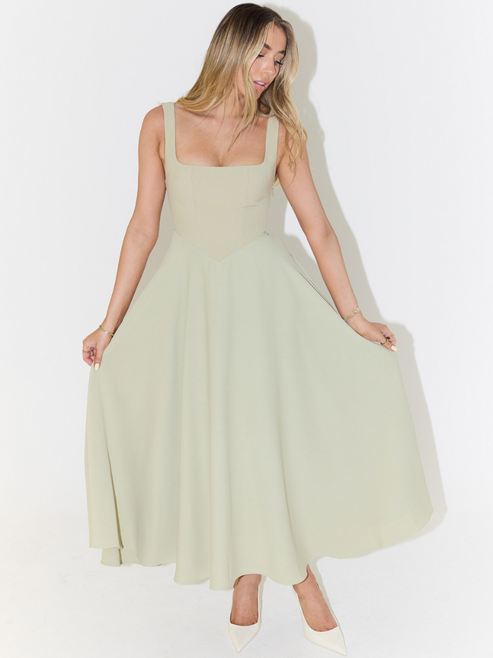 Luretta – Modern Sleeveless Midi Dress