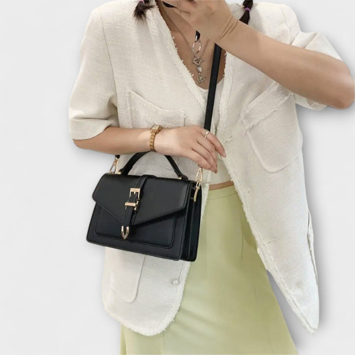 Lara. - Classic Shoulder Bag