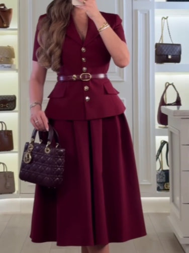 Red short-sleeved button belt skirt suit