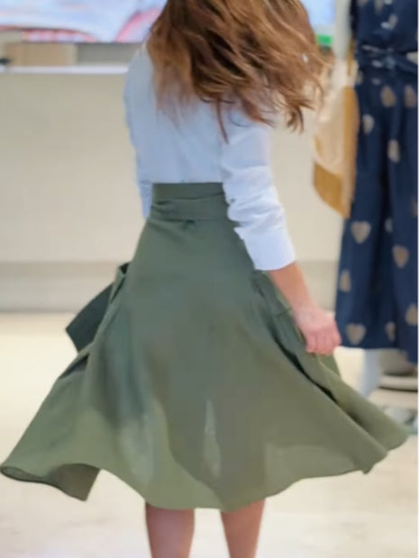 Shirt and tie skirt commuter suit