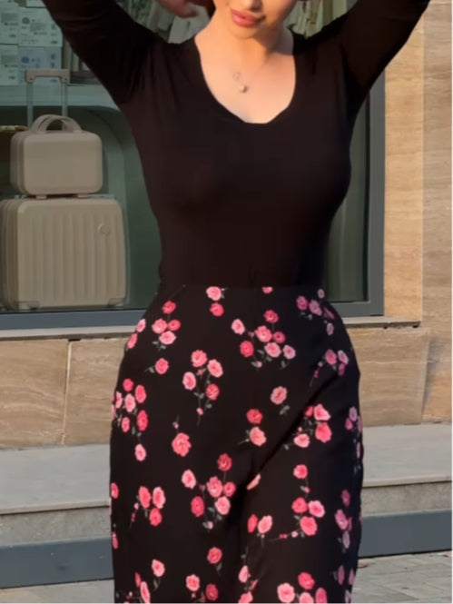 Round neck long-sleeved top and printed skirt suit